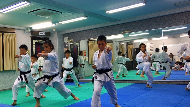 香川政夫師範の実兄の香川政義師範の空手道場　shotokan osaka karate kagawa masayoshi 　大阪府八尾市　東成区　大阪市　伝統流派　松濤館流　松涛連盟　
