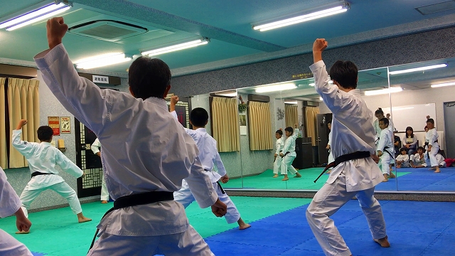 香川政夫師範の実兄の香川政義師範の空手道場　shotokan osaka karate kagawa masayoshi 　大阪府八尾市　東成区　大阪市　伝統流派　松濤館流　松涛連盟　