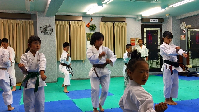 香川政夫師範の実兄の香川政義師範の空手道場　shotokan osaka karate kagawa masayoshi 　大阪府八尾市　東成区　大阪市　伝統流派　松濤館流　松涛連盟　