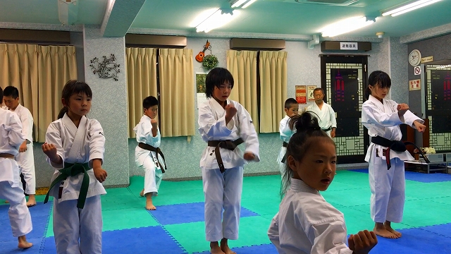 香川政夫師範の実兄の香川政義師範の空手道場　shotokan osaka karate kagawa masayoshi 　大阪府八尾市　東成区　大阪市　伝統流派　松濤館流　松涛連盟　