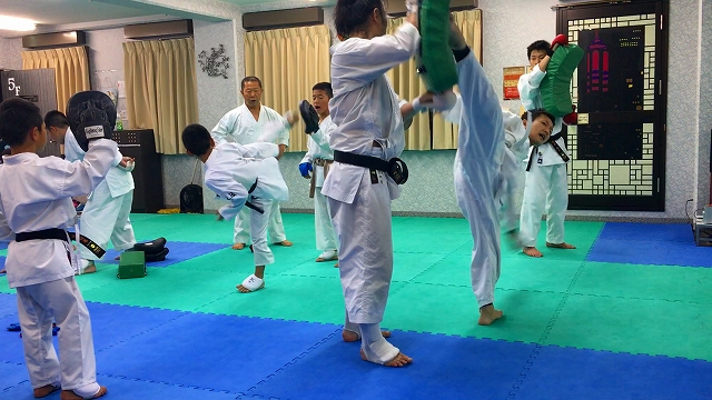 香川政夫師範の実兄の香川政義師範の空手道場　shotokan osaka karate kagawa masayoshi 　大阪府八尾市　東成区　大阪市　伝統流派　松濤館流　松涛連盟　 kagawa masayoshi