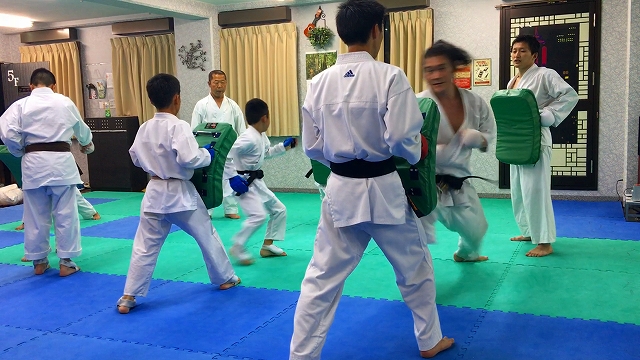 香川政夫師範の実兄の香川政義師範の空手道場　shotokan osaka karate kagawa masayoshi 　大阪府八尾市　東成区　大阪市　伝統流派　松濤館流　松涛連盟　 kagawa masayoshi