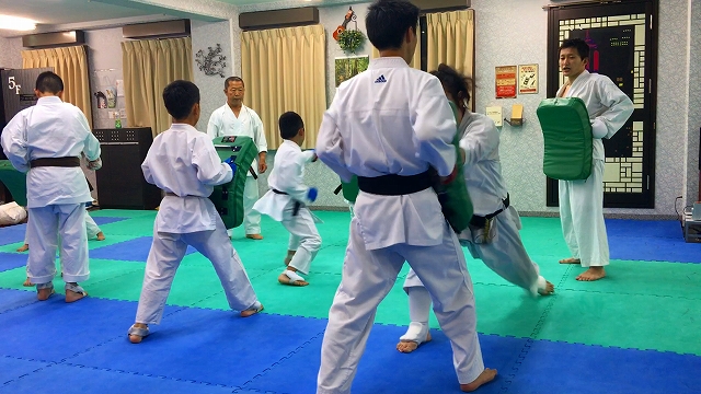 香川政夫師範の実兄の香川政義師範の空手道場　shotokan osaka karate kagawa masayoshi 　大阪府八尾市　東成区　大阪市　伝統流派　松濤館流　松涛連盟　 kagawa masayoshi