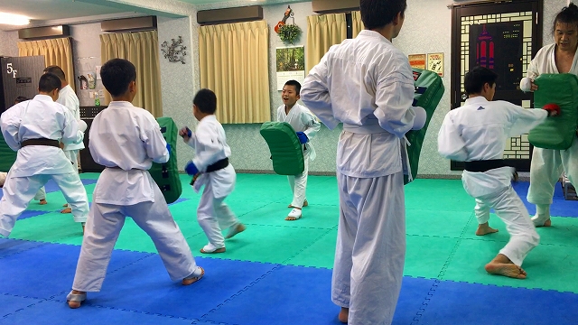 香川政夫師範の実兄の香川政義師範の空手道場　shotokan osaka karate kagawa masayoshi 　大阪府八尾市　東成区　大阪市　伝統流派　松濤館流　松涛連盟　 kagawa masayoshi