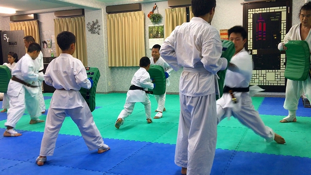 香川政夫師範の実兄の香川政義師範の空手道場　shotokan osaka karate kagawa masayoshi 　大阪府八尾市　東成区　大阪市　伝統流派　松濤館流　松涛連盟　 kagawa masayoshi